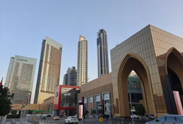 Commercial space for rent in Dubai Downtown near Emaar towers and luxury retail outlets.